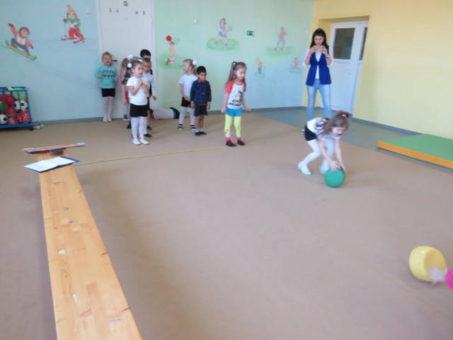 Физкультурный досуг в старшей группе Дельфинчики в МБДОУ детский сад Морячок